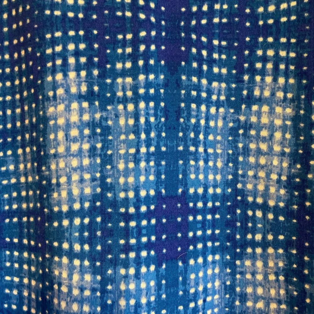 NEOT Lularoe Randy Tee - Picture 2 of 4